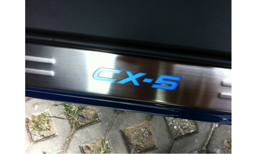 Накладки на пороги с подсветкой (свет голубой, полир. нерж. сталь) на Mazda CX-5 (2011-2015) 