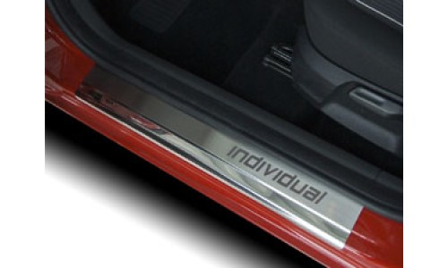 Накладки на внутренние пороги с логотипом полир. нерж. сталь (для Qachqai 2+) на Nissan Qashqai (2007-2010) 