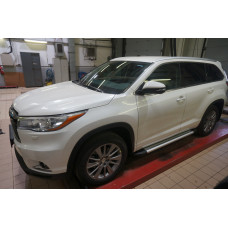 Пороги алюминиевые (Brillant) Toyota Highlander (Тойота Хайлендер) (2014-) (серебр)