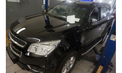 Пороги алюминиевые (Alyans) Chevrolet TrailBlazer (2013-) на Chevrolet Trailblazer (2012-) 