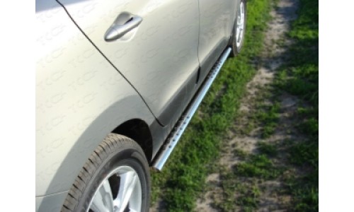 Пороги овальные с проступью 75?42 мм код HYUNIX35-04 на Hyundai IX35 (2009-2015) 