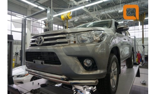 Защита переднего бампера Toyota Hilux (2015-) (двойная) d76/60 на Toyota Hilux Revo (2015-) 
