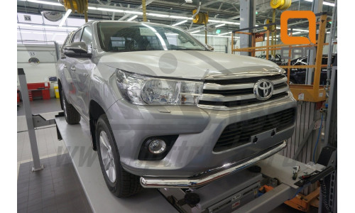 Защита переднего бампера Toyota Hilux (2015-) (одинарная) d76 на Toyota Hilux Revo (2015-) 