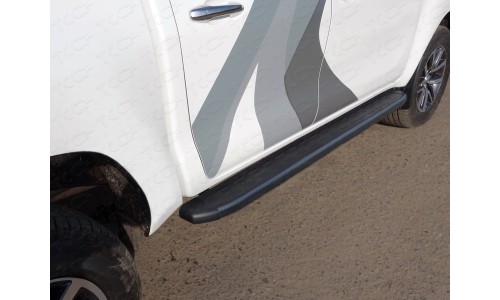 Пороги алюминиевые с пластиковой накладкой (карбон черный) 1920 мм код TOYHILUX15-12BL на Toyota Hilux Revo (2015-) 
