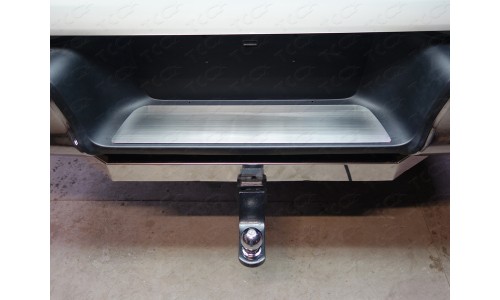 Накладка на задний бампер (лист шлифованный) код  TOYHILUX15-25  на Toyota Hilux Revo (2015-) 