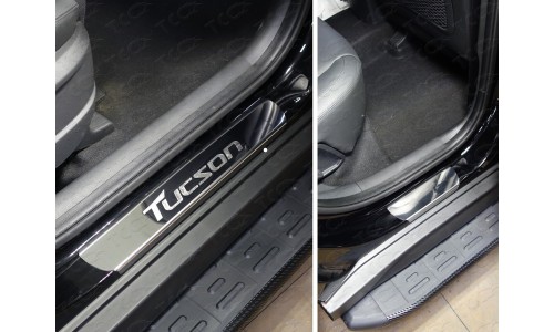 Накладки на пороги (лист зеркальный надпись Tucson) код HYUNTUC15-13 на Hyundai Tucson (2015-2018) 