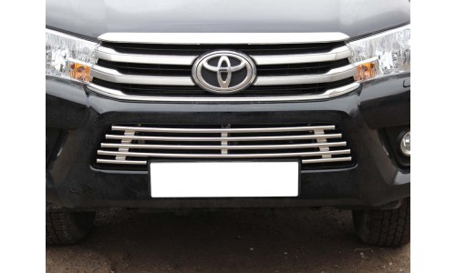 Решетка в бампер d-16 (TH15_4) на Toyota Hilux Revo (2015-) 