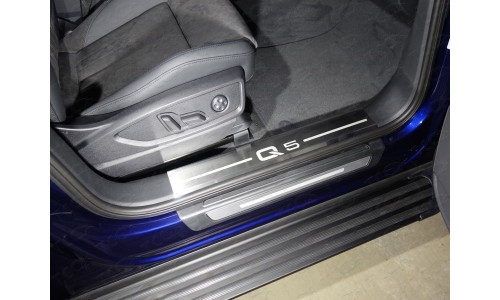 Накладки на пластиковые пороги (лист шлифованный надпись Q5) 2шт на Audi Q5 (2017-)-(а/м без пневмоподвески) 