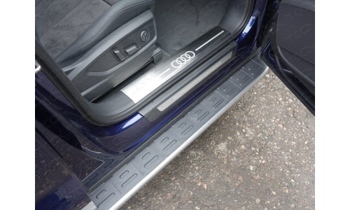 Пороги алюминиевые с пластиковой накладкой 1820 мм на Audi Q5 (2017-)-(а/м без пневмоподвески) 