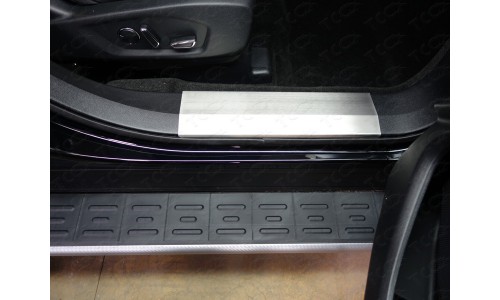 Накладки на пороги (лист зеркальный надпись Explorer) код FOREXPL16-24 на Ford Explorer (2016-) 