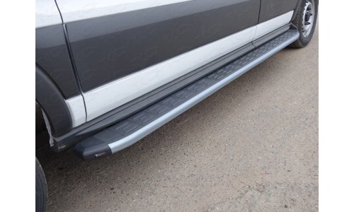 Порог алюминиевый с пластиковой накладкой (карбон серебро) 2220 мм (правый) код FORTRAN16-05SL на Ford Transit (2016-) 