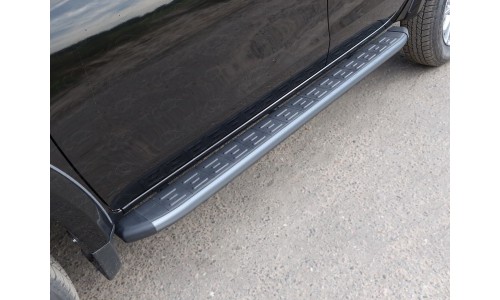 Пороги алюминиевые с пластиковой накладкой (карбон серебро) 1820 мм код FIAFUL16-10SL на Fiat Fullback (2015-) 