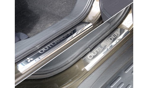 Накладки на пороги (лист зеркальный надпись OUTLANDER) код MITOUT15-25 на Mitsubishi Outlander (2015-) 