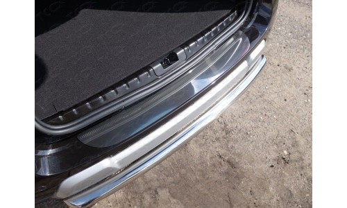 Накладка на задний бампер (лист зеркальный) код RENDUST15-22 на Renault Duster (2015-) 