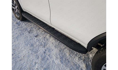 Пороги алюминиевые с пластиковой накладкой (карбон черные) 1820 мм код TOYFORT17-30BL на Toyota Fortuner (2017-) 