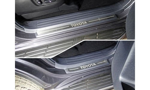 Накладки на пластиковые пороги (лист шлифованный надпись Toyota) 4шт код TOYLC15017-26 на Toyota Land Cruiser Prado 150 (2017-) 