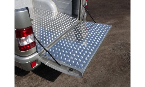 Защитный алюминиевый вкладыш в кузов автомобиля (борт) код UAZPIC2016-02 на UAZ PATRIOT PICKUP (2015-) 