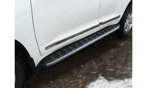 Пороги алюминиевые с пластиковой накладкой (карбон черные) 1720 мм код TOYLC20015-13BL на Toyota Land Cruiser 200 (2015-2019) 