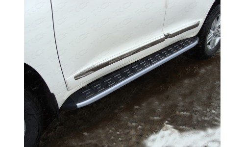 Пороги алюминиевые с пластиковой накладкой (карбон серые) 1720 мм код TOYLC20015-13GR на Toyota Land Cruiser 200 (2015-2019) 