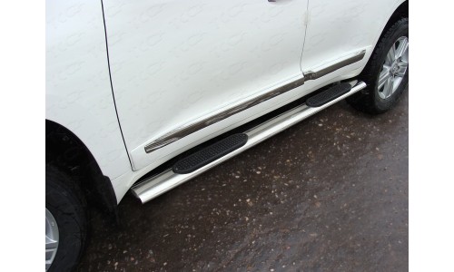 Пороги овальные с накладкой 120х60 мм код TOYLC20015-10 на Toyota Land Cruiser 200 (2015-2019) 